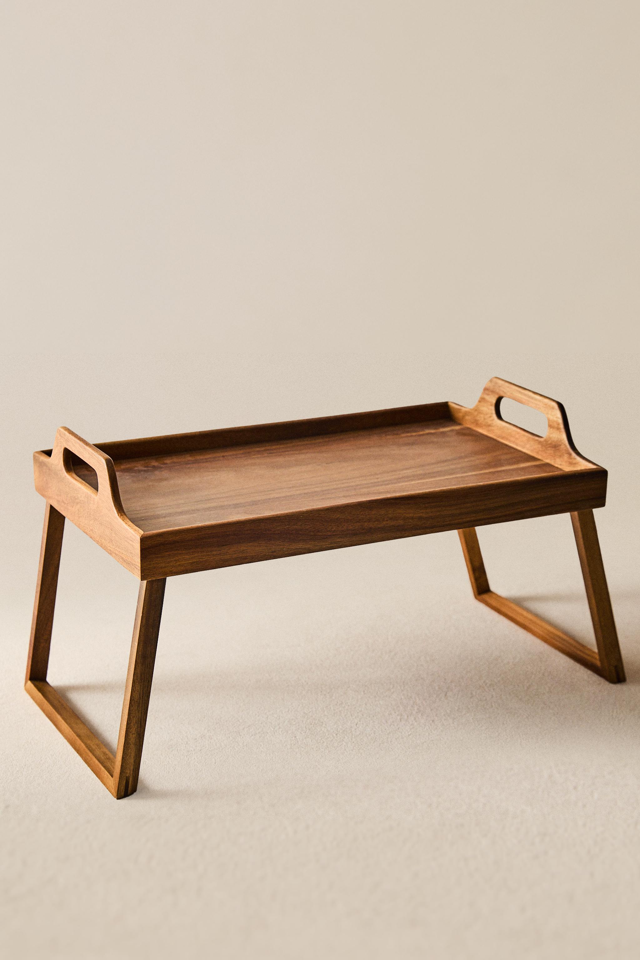 FOLDABLE TRAY WITH HANDLES